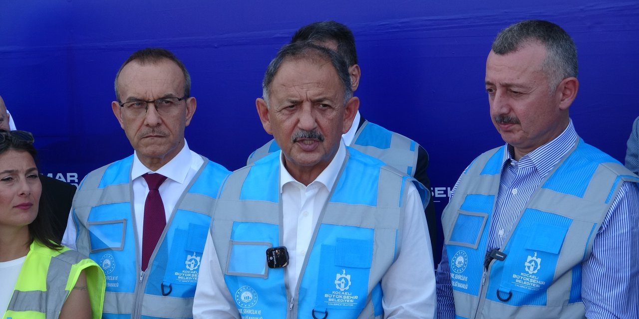 Bakan Özhaseki: İzmit Körfezi'nden 33 Milyon Metreküp Çamur Çıkartacağız