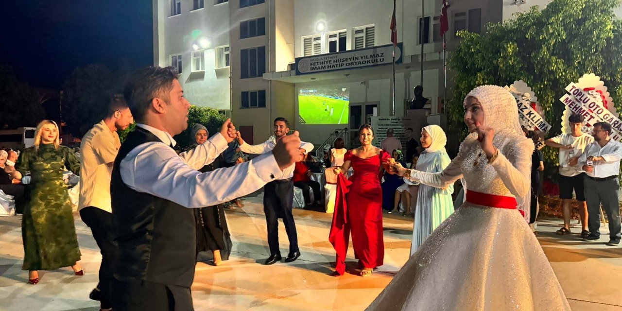 Düğünde Milli Maç Heyecanı