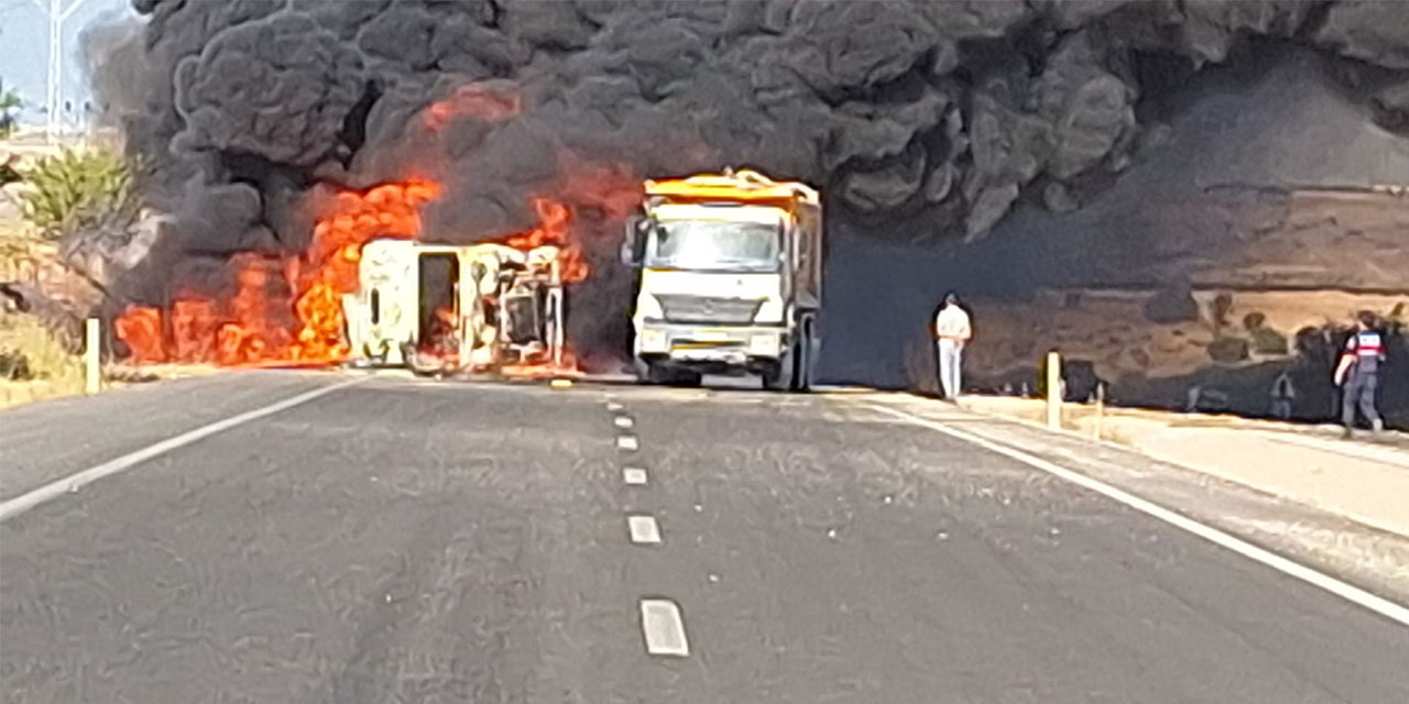 Adıyaman'da, Devrilen Tanker Alev Alev Yandı