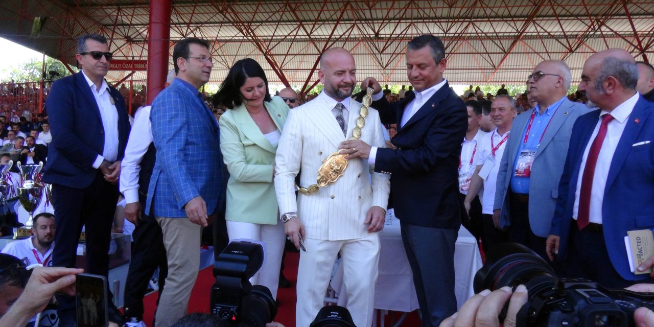 664'üncü Kırkpınar Ağası  Ufuk Özünlü Oldu, Kemeri Özgür Özel Taktı