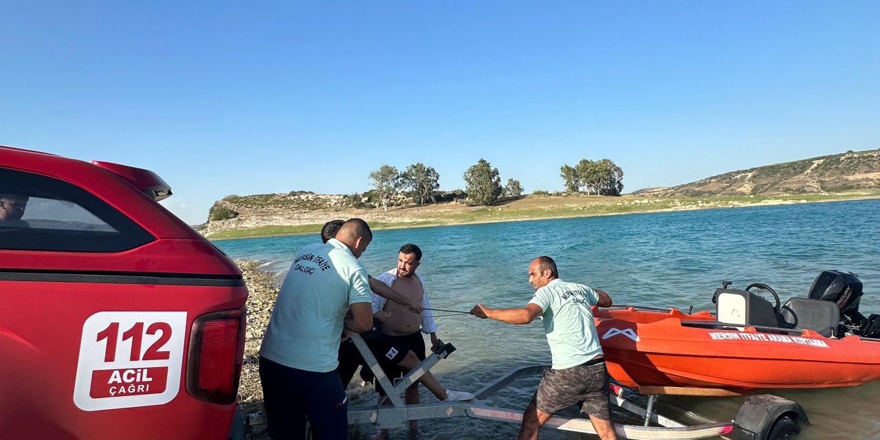 Baraj Gölündeki Adacıkta Mahsur Kaldı; Belediye Ekiplerince Kurtarıldı