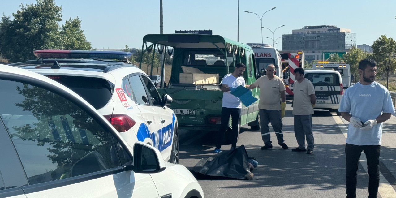 İstanbul--pendik'te Eşiyle Sorun Yaşayan Adam Tem Bağlantı Yolunda Arabaların Önüne Atladı