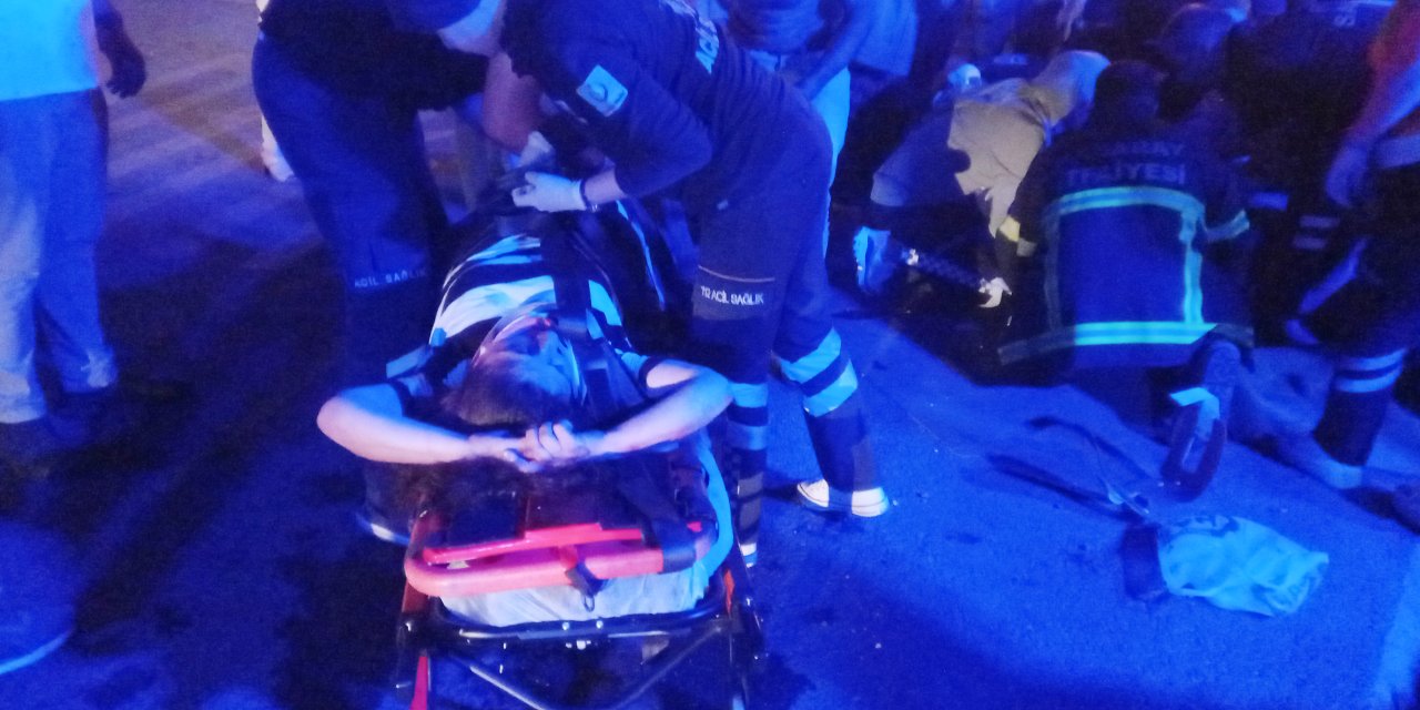 Aksaray Tır İle Otomobil Çarpıştı: 6 Yaralı