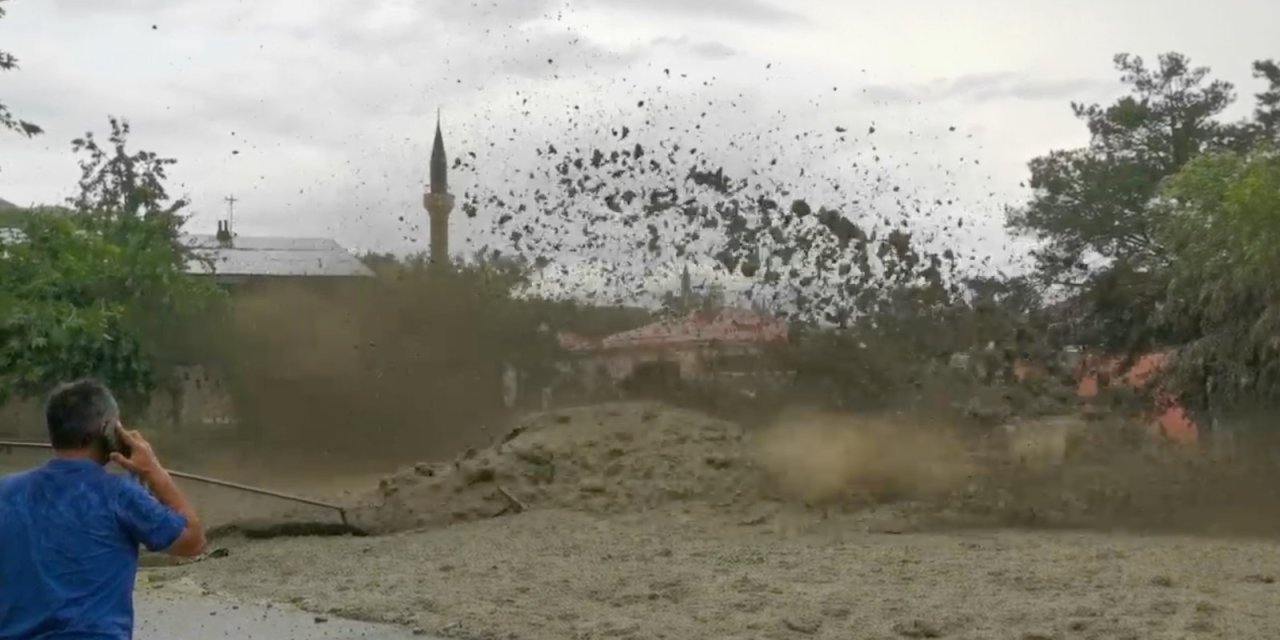 Erzincan’da Sağanak Sele Neden Oldu