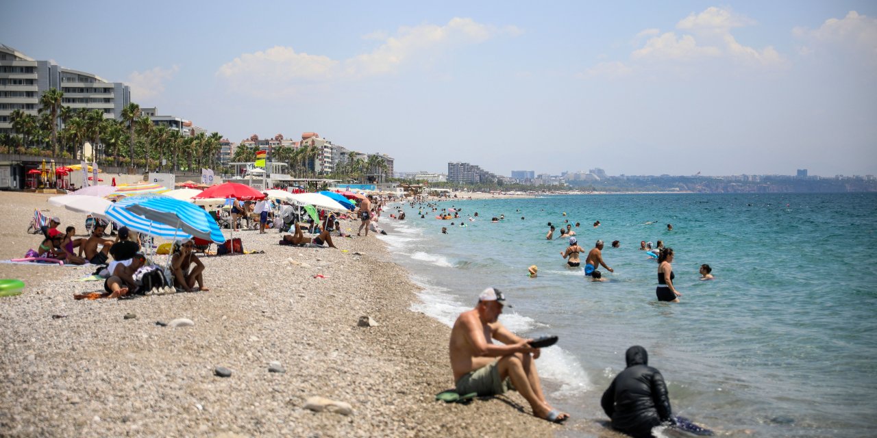 Antalya'da Sıcaklık, Kademeli Olarak 8 Derece Düşecek