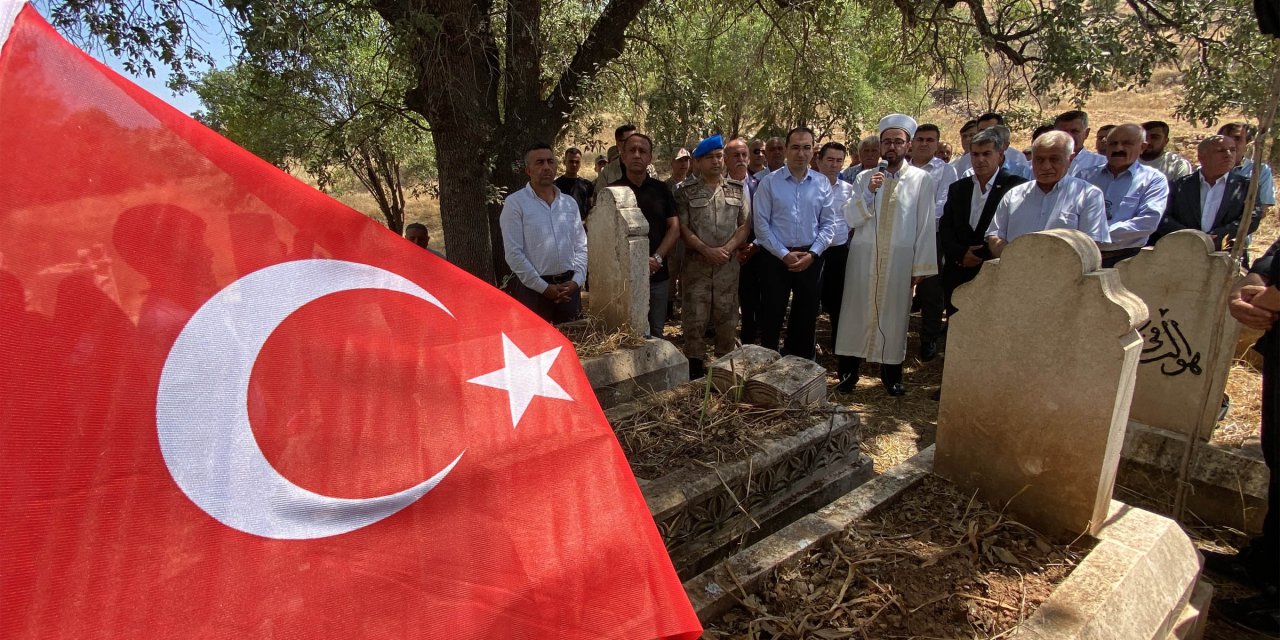 Mardin’de 37 Yıl Önce Pkk’lı Teröristlerin Şehit Ettiği 7'si Çocuk, 9 Kişi Anıldı