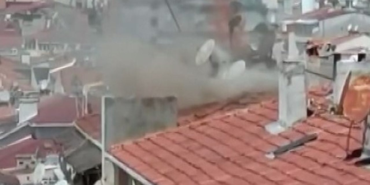 İstanbul- Bahçelievler'de Çatı Katında Çıkan Yangını İtfaiye Söndürdü