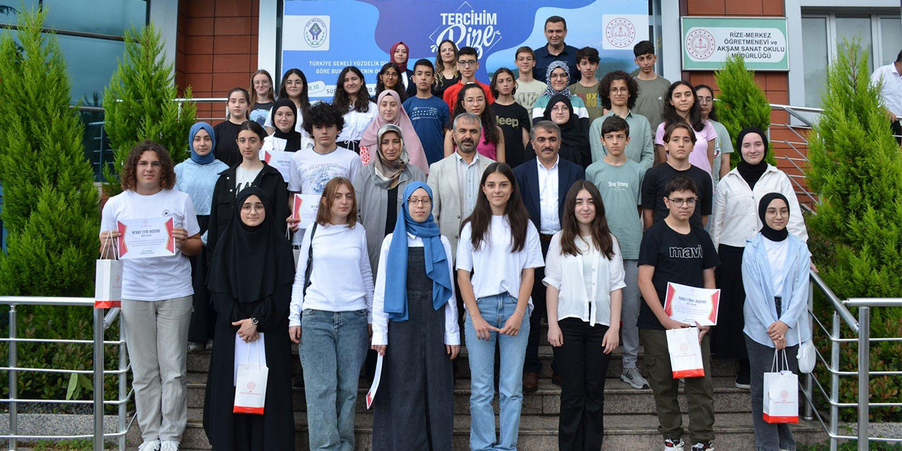 Tüfekçi, LGS'de Başarılı Olan Öğrenci ve Velileriyle Bir Araya Geldi