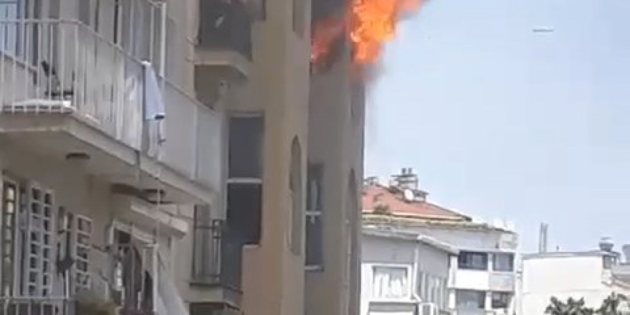 İstanbul- Beyoğlu'nda Metruk Binada Korkutan Yangın