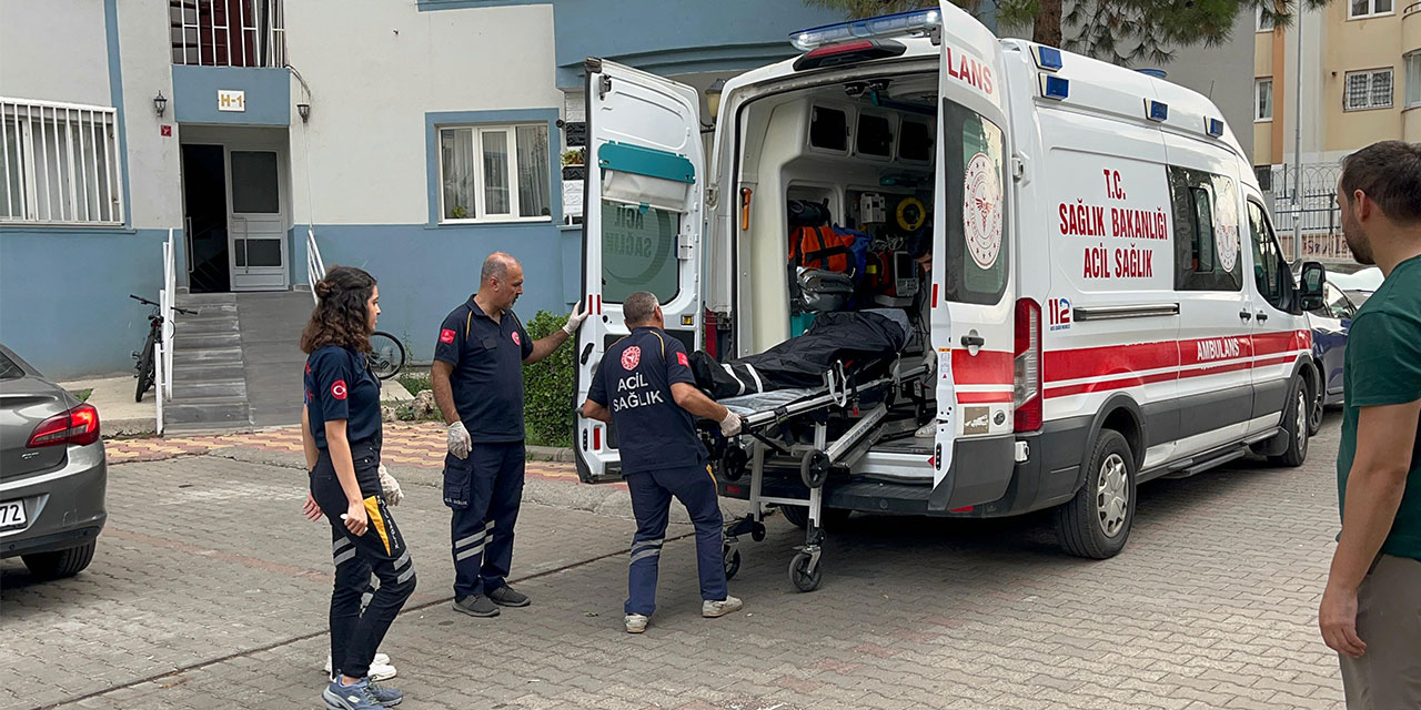 Kadın öğretmen, sevgilisi olduğu iddia edilen öğretmeni öldürdü