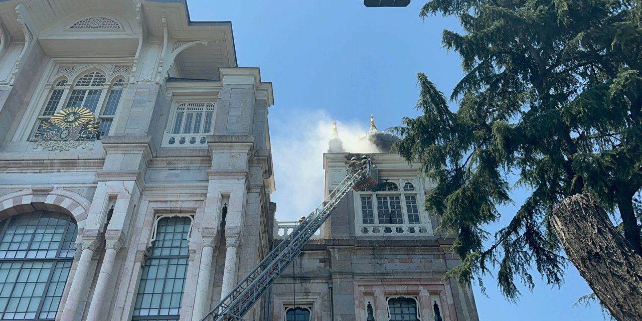 İstanbul - Üsküdar'daki Sağlık Bilimleri Üniversitesi'nde Yangın: Kubbe Çöktü - 3 (Drone Görüntüsüyle)