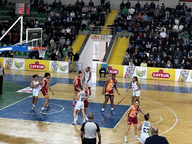 Rize Belediyespor Hem Hakeme Hem Galatasaray’a Kaybetti