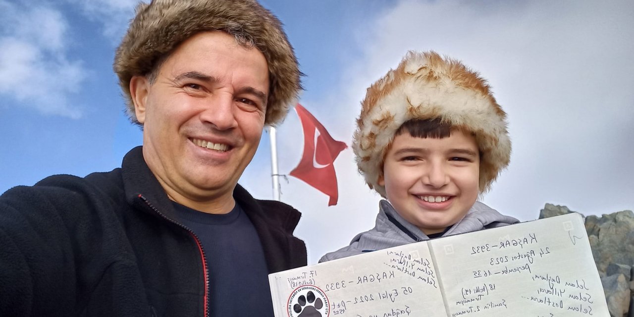 10 Yaşındaki Dağcı, Profesör Babasıyla Birlikte 2'nci Kez Kaçkar'a Tırmandı