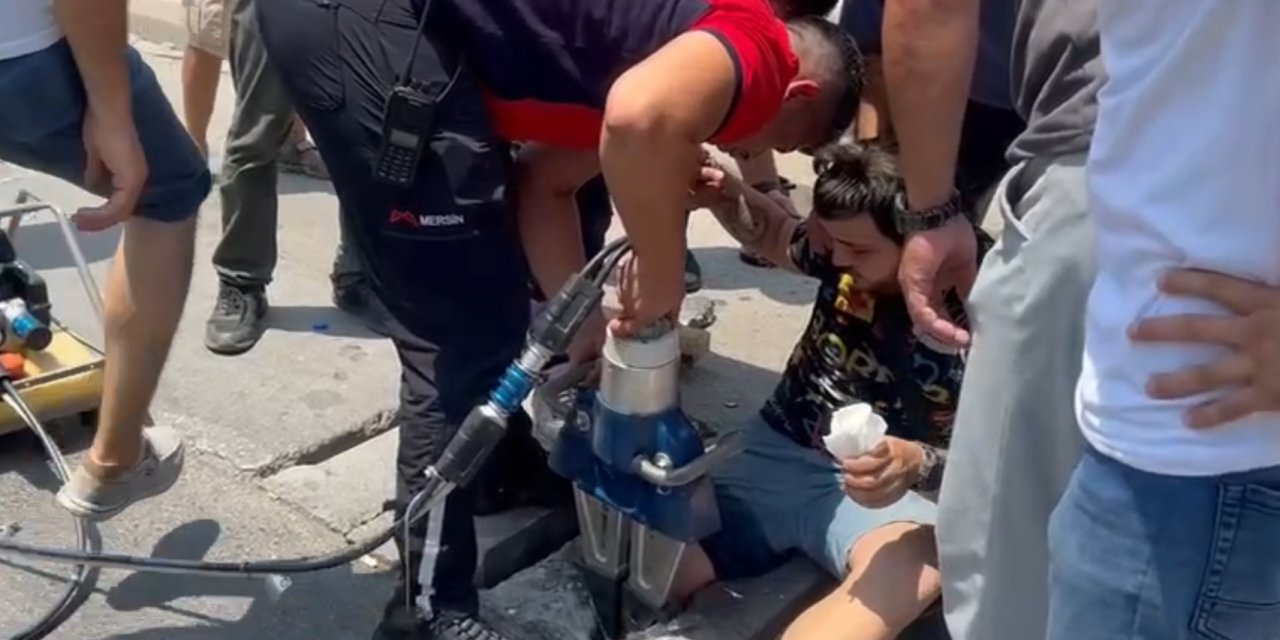 Otobüsten İnen Yolcunun Bacağı Beton Mazgala Sıkıştı