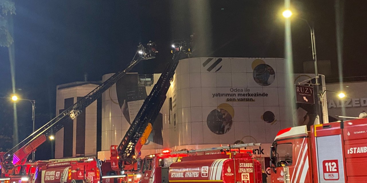 İstanbul- Beşiktaş’ta Bankada Çıkan Yangın Söndürüldü(Geniş Haber)