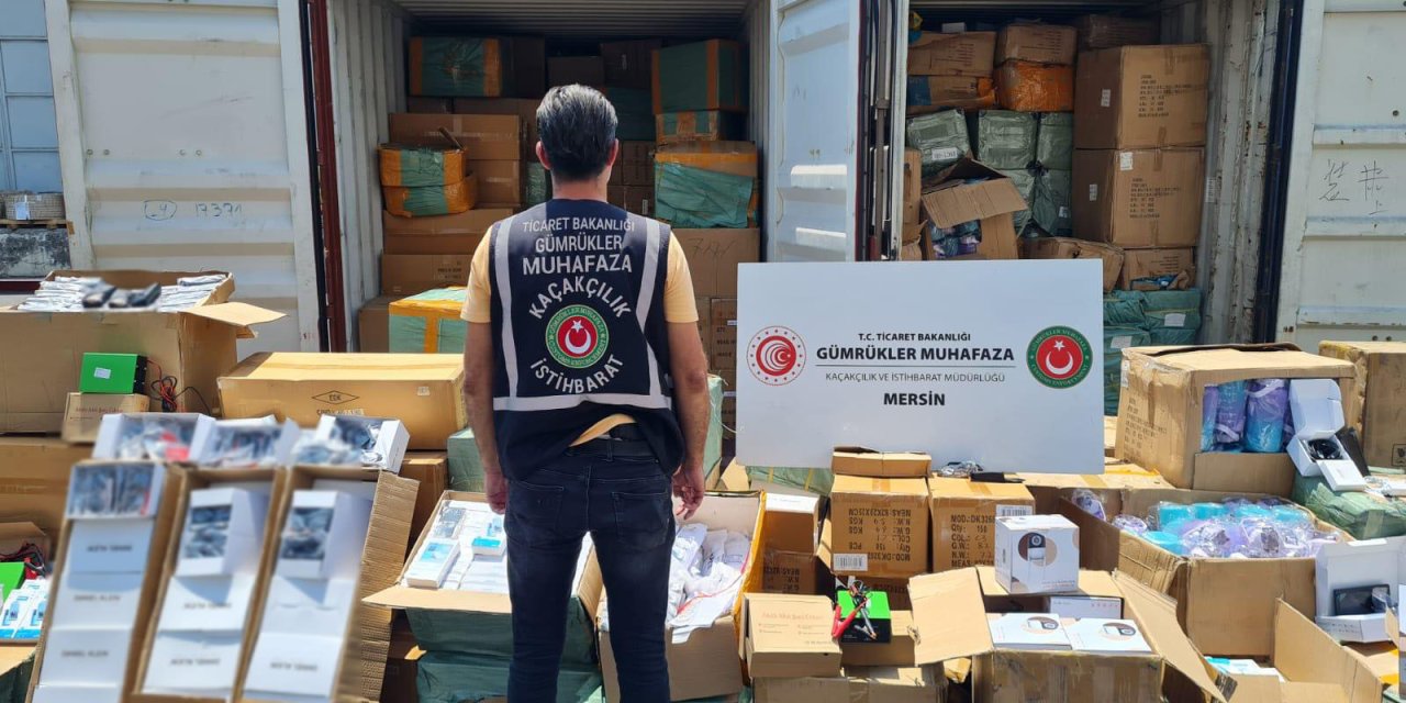 Ticaret Bakanlığı: Mersin Ve İstanbul'da 521,1 Milyon Liralık Kaçak Eşya Ele Geçirildi