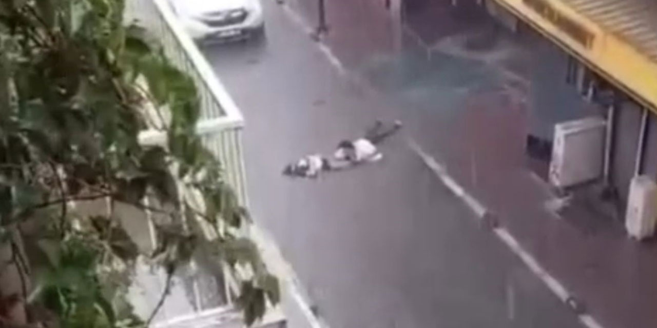 İzmir'de gök gürültülü sağanak; sokakta akıma kapılan 2 kişi öldü