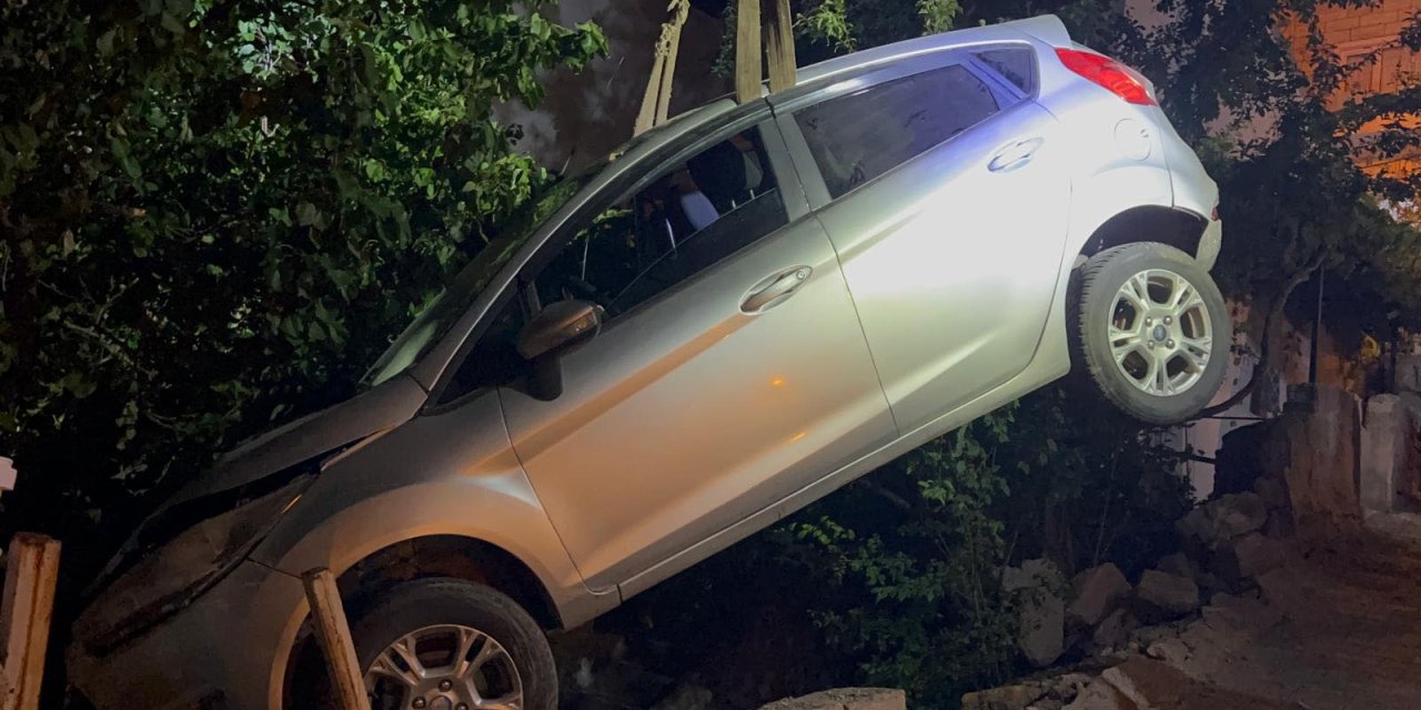 Nevşehir'de Otomobil Evin Bahçesine Girdi: 2 Yaralı