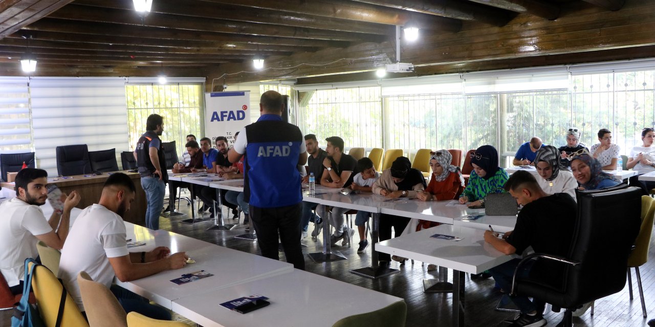 Ak Parti'li 'Cemreler' Afet Bölgelerinde Aktif Görev Alacak