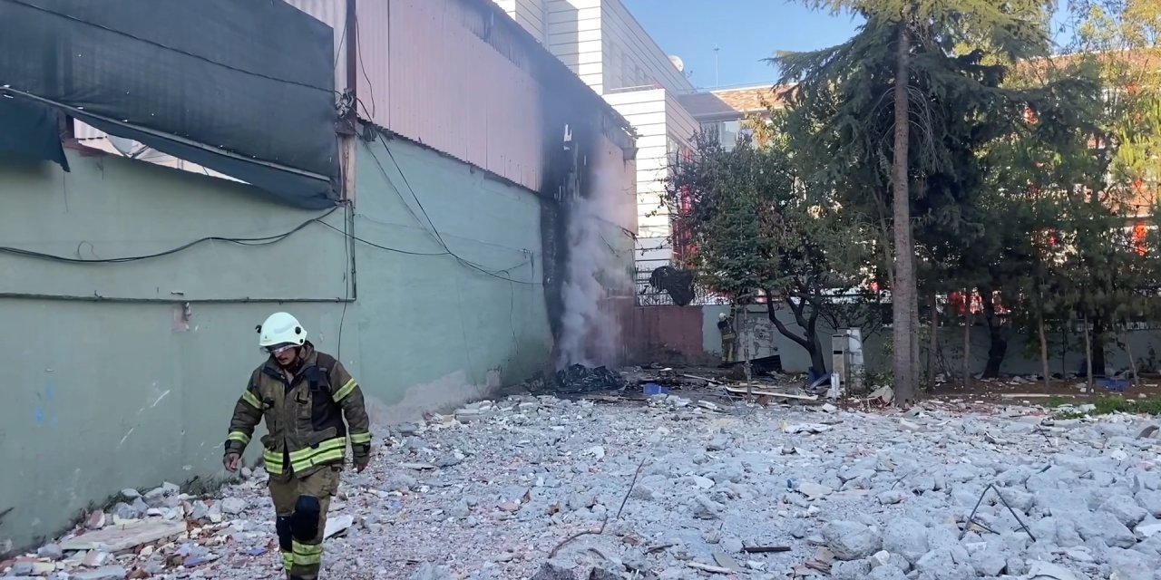 Bağcılar'da İnşaat Malzemeleri Dükkanında Yangın