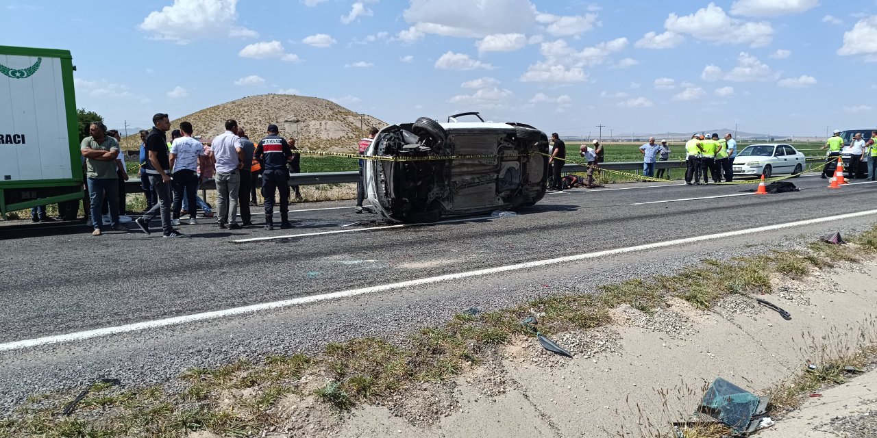 Otomobil Devrildi; Sürücü Ve Eşi Öldü