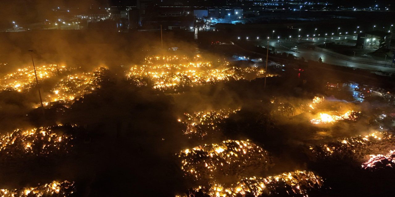 Söke'de Kağıt Fabrikasındaki Yangına, Havadan Müdahale Yeniden Başladı (2)