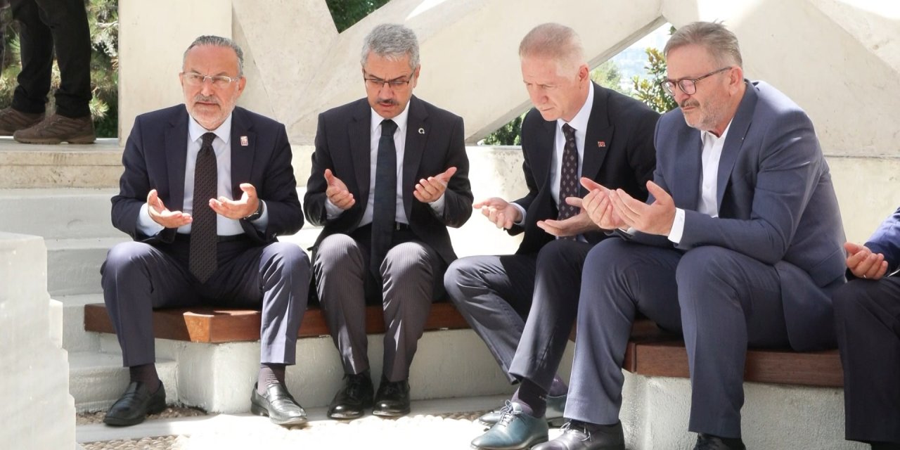 İstanbul - Vali Gül 15 Temmuz Şehitler Anıtı Ve Hafıza 15 Temmuz Müzesi’ni Ziyaret Etti