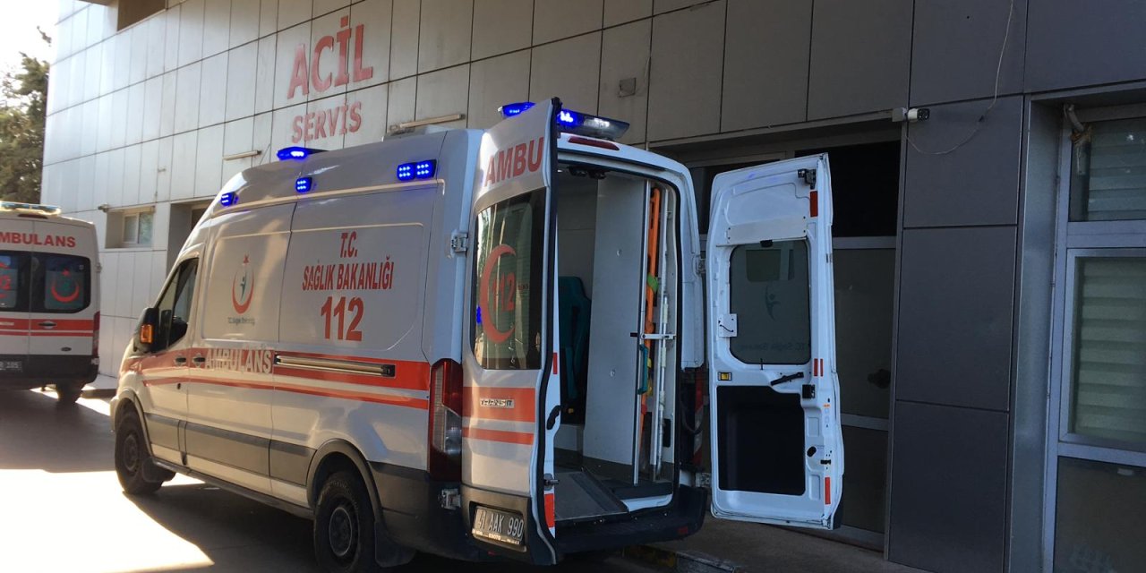 'Okey' Oynarken Çıkan Kavgada Birbirlerini Bıçakladılar: 2 Yaralı