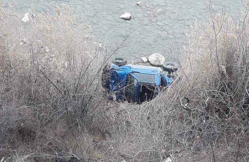 Artvin’de Otomobil Dereye Düştü: 1 Ölü, 1 Yaralı