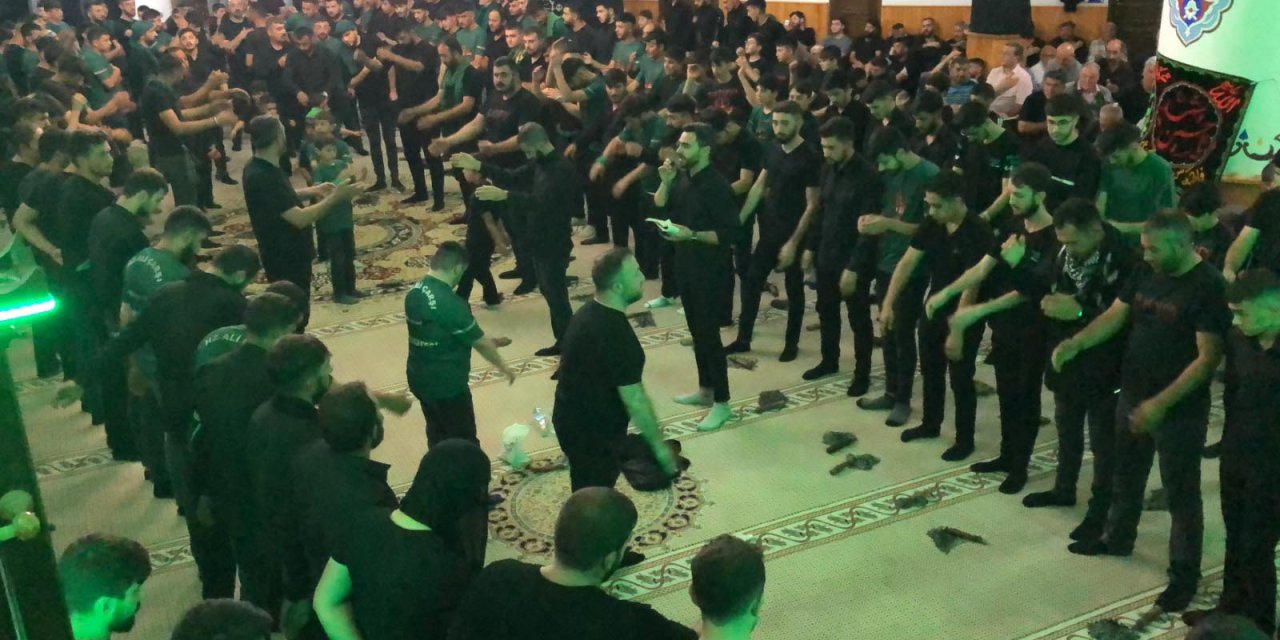 Sinelerine Vurarak Kerbela Şehitlerini Andılar