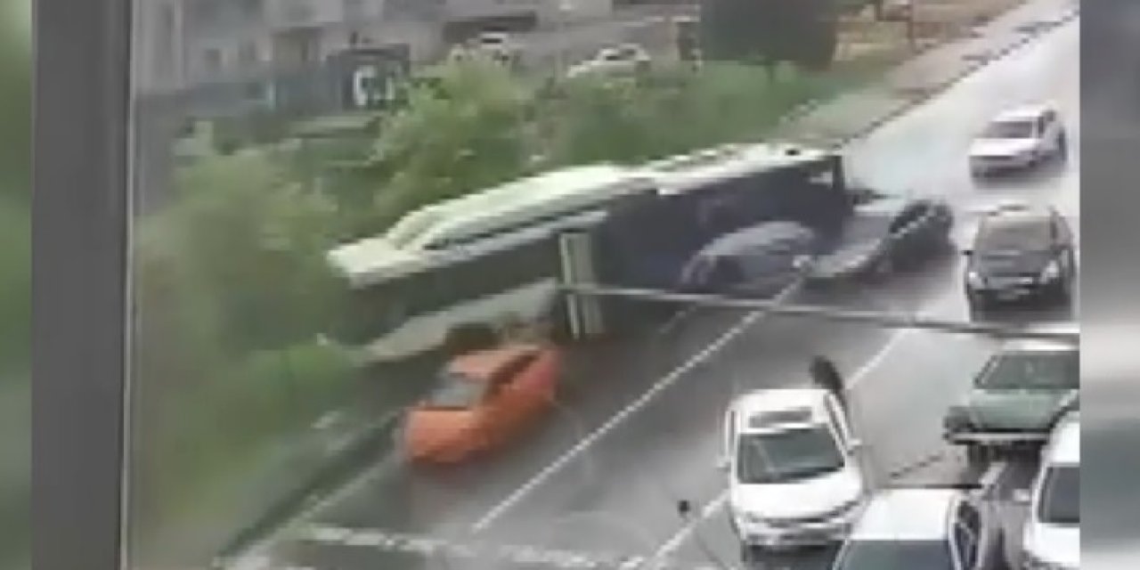 Ankara'da Belediye Otobüsü Devrildi: 5 Yaralı (2)