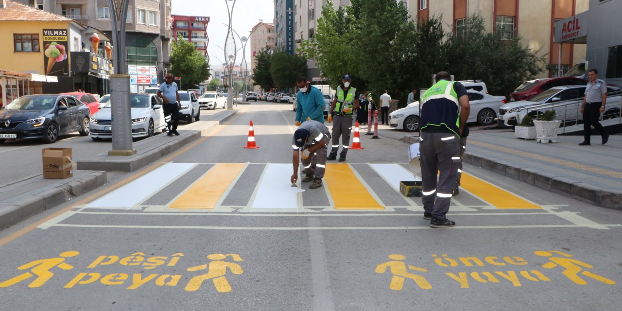 Van'da Trafik Düzenlemesinde Türkçe Ve Kürtçe Uyarılar