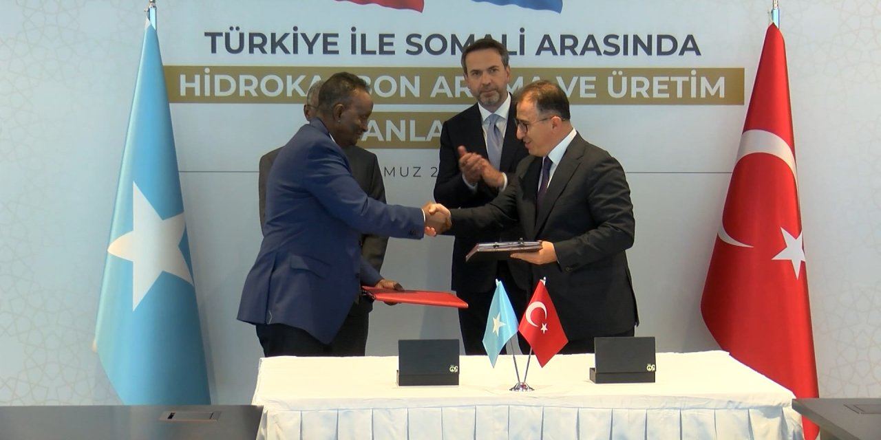 İstanbul - Bakan Bayraktar: Türkiye Petrol Arama Ve Üretme Yetkisine Sahip Olacak