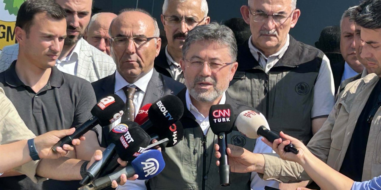 Buca'da Başlayıp Gaziemir'e De Sıçrayan Orman Yangını, 20 Saat Sonra Kontrol Altında (2)