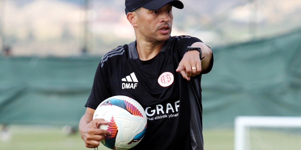 Antalyaspor Teknik Direktörü Alex De Souza: Arda Güler Yükselerek Devam Edecek