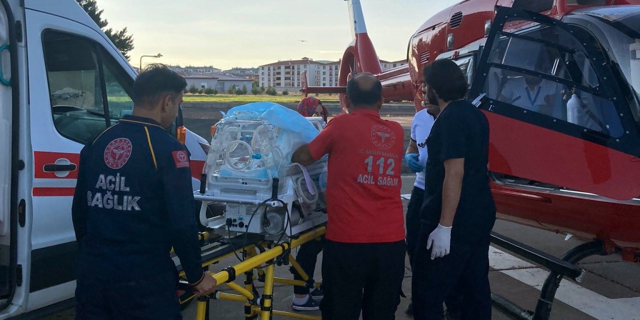 Bingöl'de Doğan 1 Günlük Bebek, Ambulans Helikopterle Elazığ'a Sevk Edildi