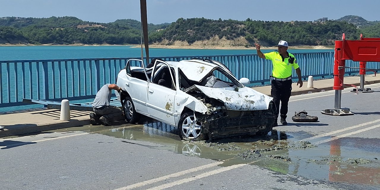 Adana'da Otomobil Göle Düştü; Sürücü, Eşi Ve 2 Çocuğu Öldü ( Ek Video Eklendi)