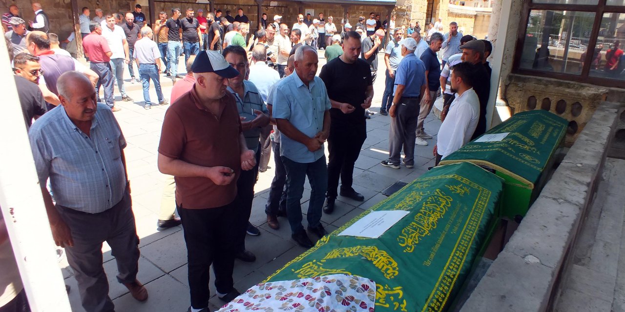 4 Kişinin Öldüğü Kazada 2 Sürücü De Evlilik Hazırlığı Yapıyormuş