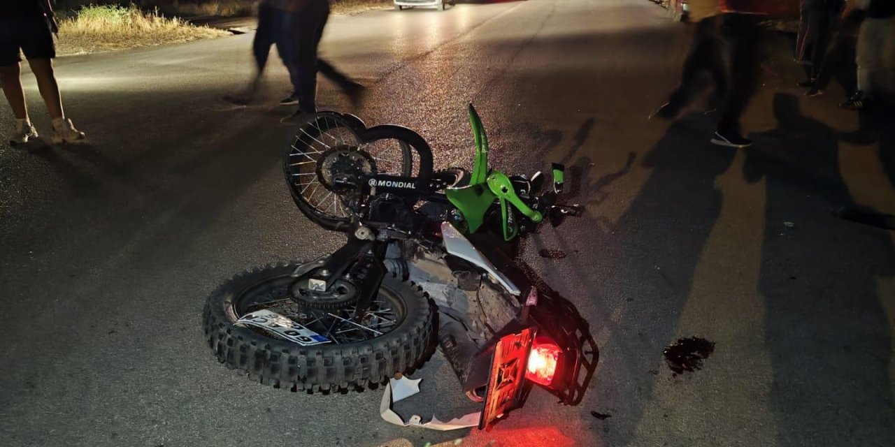 Hafif Ticari Araçla Çarpışan Motosikletin Sürücüsü Öldü