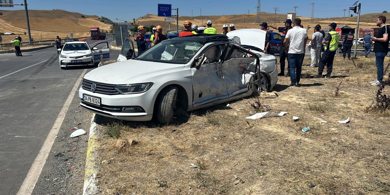 Sivas'ta Otomobil İle Kamyon Çarpıştı: 1 Ölü, 3 Ağır Yaralı