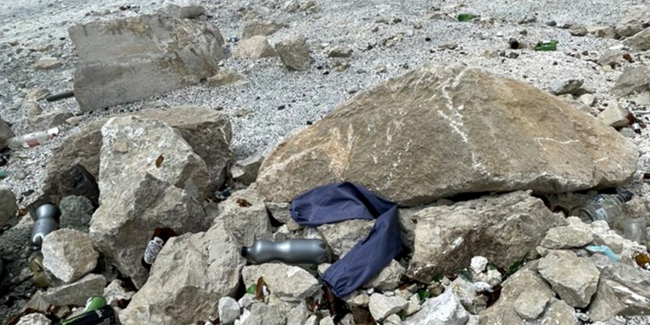 Salda Gölü'nde Kuruma Ve Çöp Alarmı