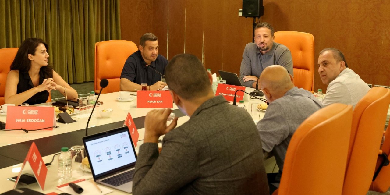 Tbf Başkanı Türkoğlu, Basketbol Süper Ligi Temsilcileriyle Buluştu