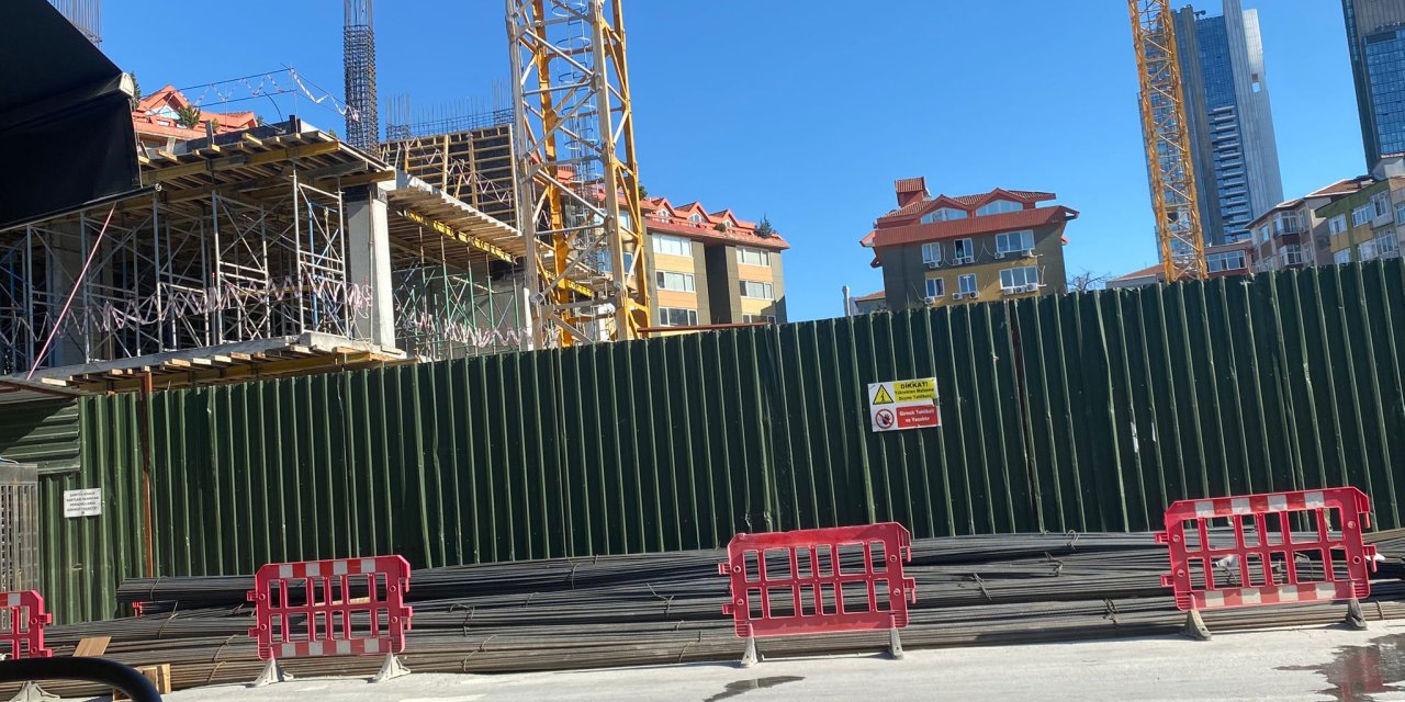 İstanbul-şişli’de İnşaattan Düşen İşçi Hayatını Kaybetti