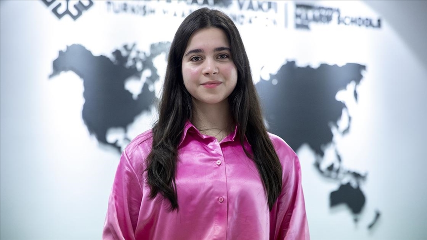 Maarif Okulunu birincilikle bitiren Iraklı genç kız hayalini Türkiye'de tıp okuyarak gerçekleştirecek