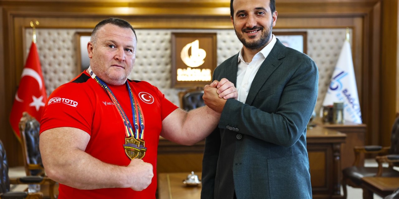 Bilek Güreşi Eğitmeni Erkan Damar Dünya Şampiyonu Oldu