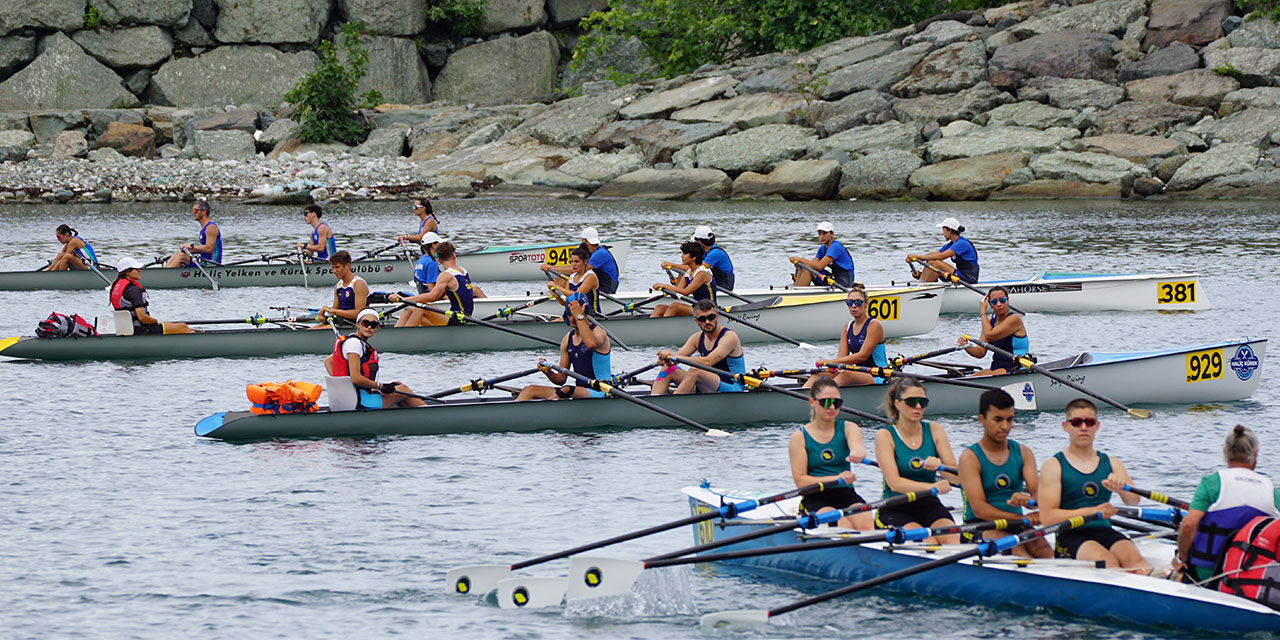 Türkiye Deniz Küreği Şampiyonası Rize'de başladı