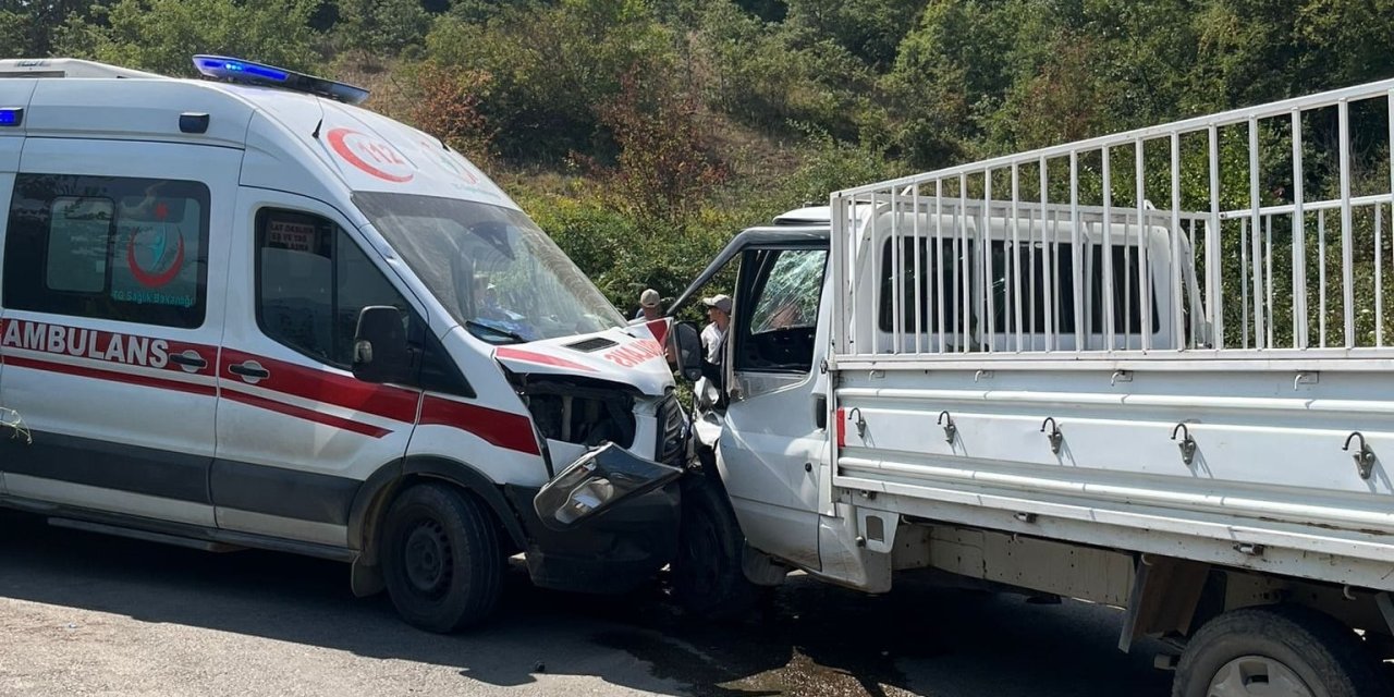 Bursa'da Off-road Aracı Uçuruma Düştü: 2 Yaralı Helikopterle Alındı; Sağlıkçılar Kaza Yaptı (2)