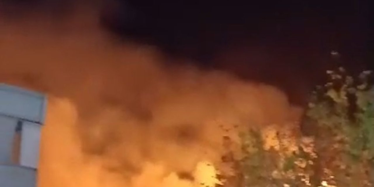 Bursa'da Tekstil Fabrikası Alev Alev Yandı