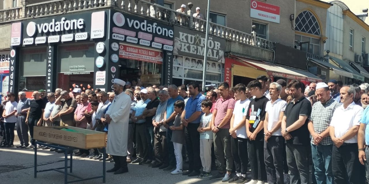 Eski Eşinin Sopayla Döverek Öldürdüğü Ayşe, Toprağa Verildi