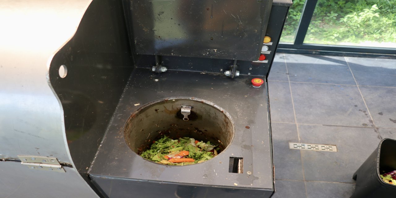 Karadeniz Teknik Üniversitesinde organik atıklardan yılda 6,5 ton gübre üretilecek